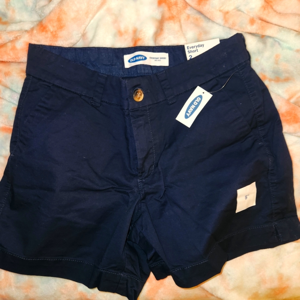 NWT Old Navy Everyday Mid-Rise Short